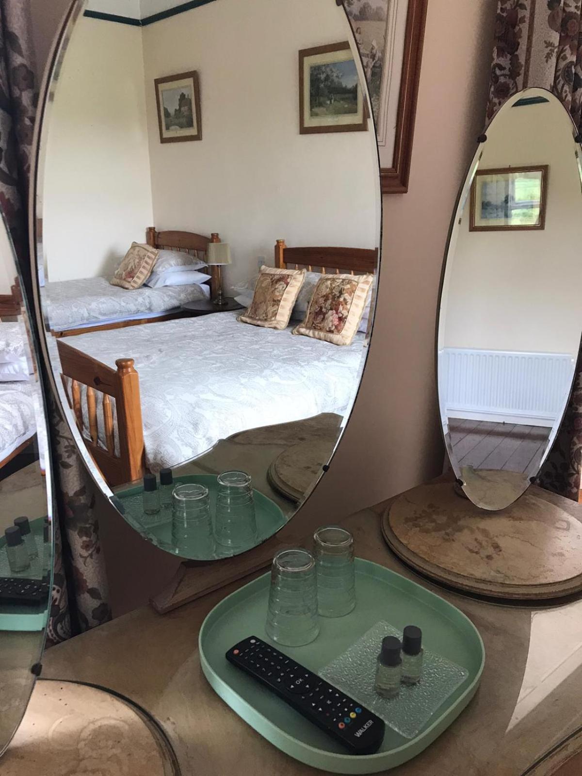 Kilburn House B&B Milltown  Kültér fotó